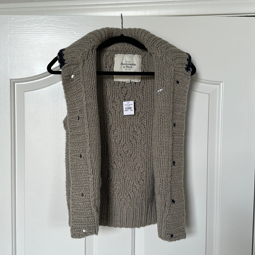 Abercrombie & Fitch knit sweater vest
